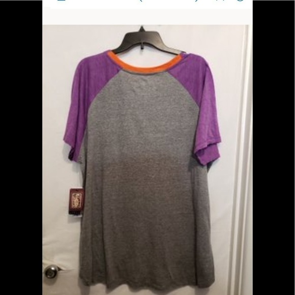 (Bonus Jewelry included ‼️) Women graphic team top - Picture 6 of 6